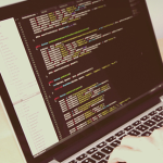 低代碼的lua函數split（分割字符串）